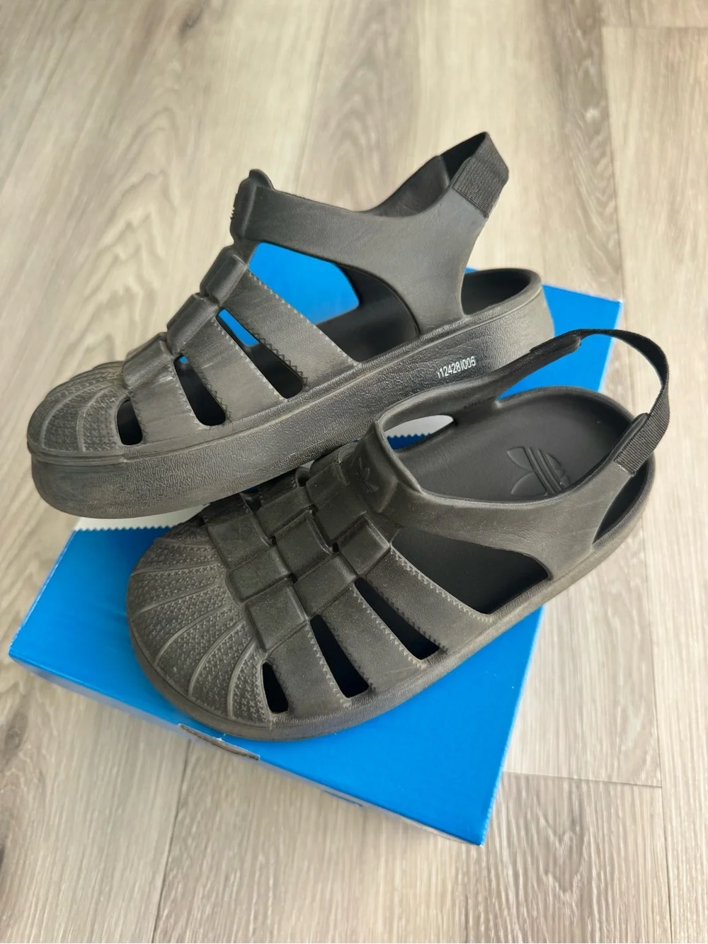Adidas SUPERSTAR SANDALS KIDS - Black/ 13K ( Used )